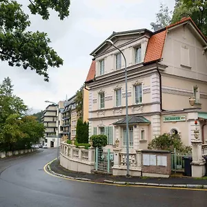 https://villa-palmbaum.marianskelaznehotels.net