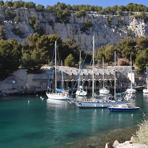 cassis-lodges.fr-provencehotel.com/